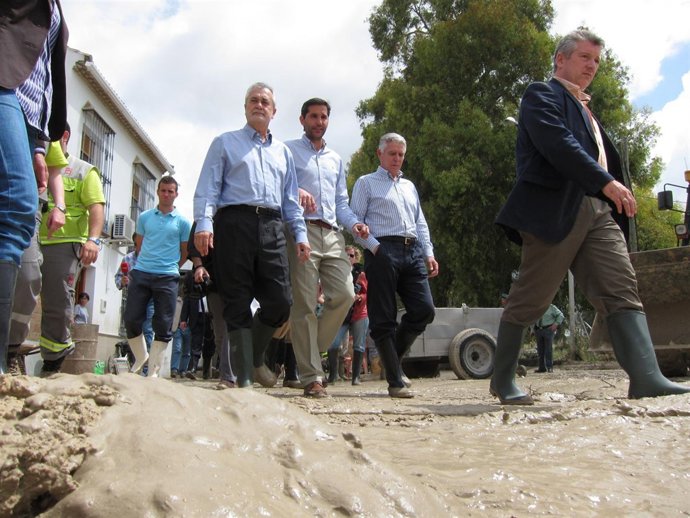Griñán Conoce Los Daños De La Lluvia En Cañete De Las Torres (Córdoba)