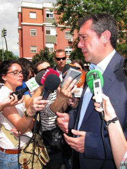 El Candidato Del PSOE, Juan Espadas, En Pino Montano