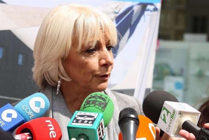 Teófila Martínez, Alcaldesa De Cádiz