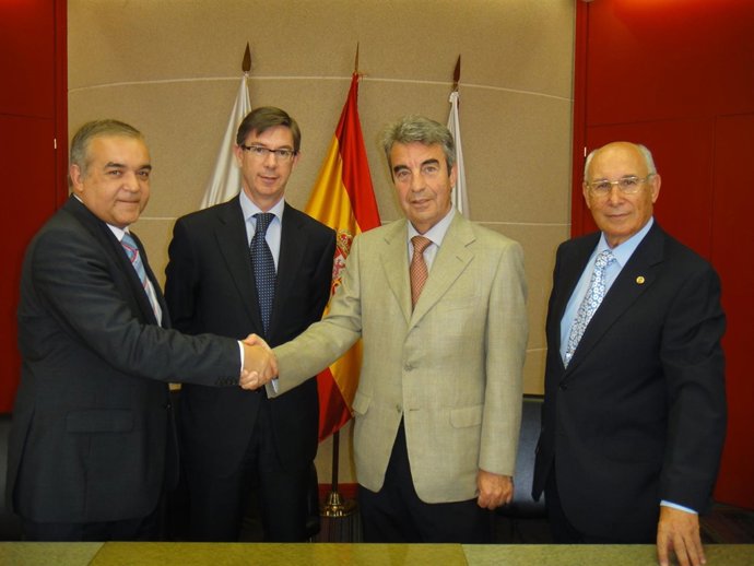 Pedro Torres Junto A José Arcos Masa