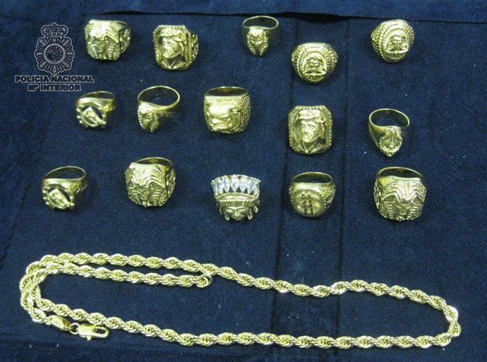 Piezas Intervenidas En Una Actuación De La Policía Nacional De Málaga