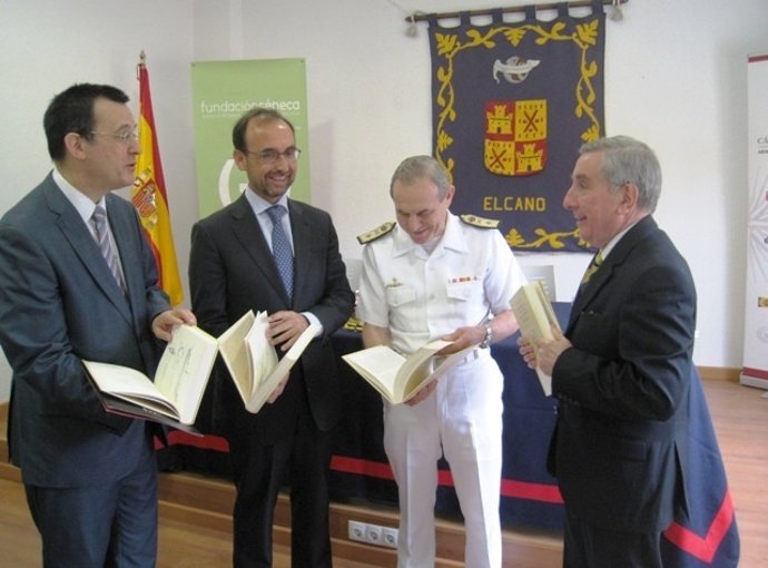 Marín Y Gonzalo Rodríguez (En El Centro)