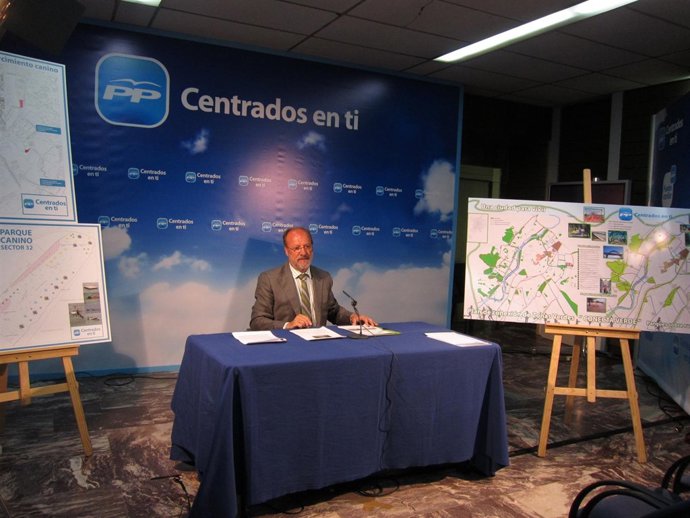 De La Riva Presenta Su Programa De  Medio Ambiente.