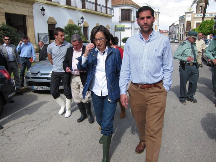 Rosa Aguilar, Con El Alcalde De Cañete Las Torres (Córdoba)