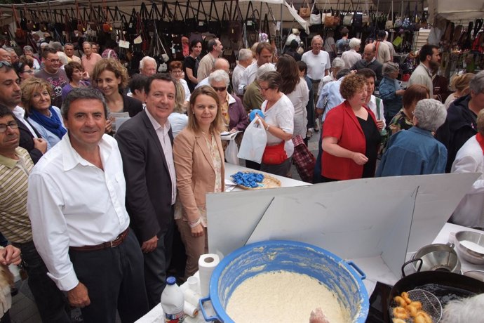 Salom Visita El Mercado De Inca.