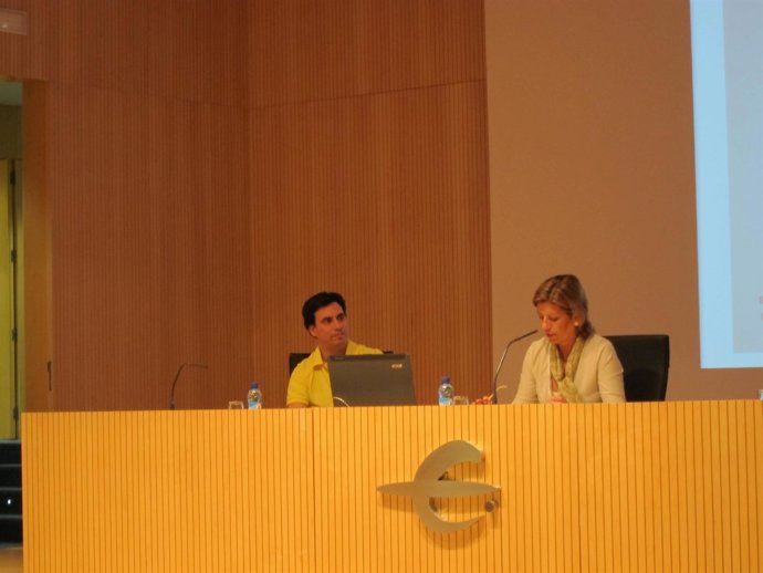 El Vicepresidente De 'Tuenti' En La Conferencia De Ibercaja