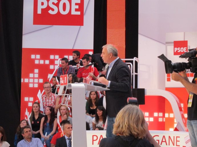 Pachi Vázquez, En El Mitin De A Coruña Con Zapatero