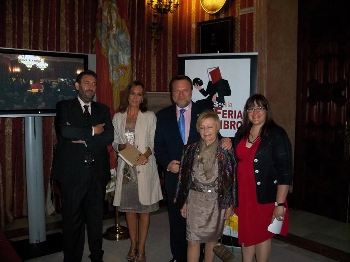Acto De Inauguración De La Feria Del Libro Con María Dueñas