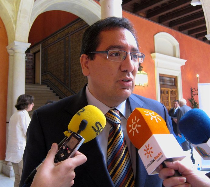 El Copresidente De Banca Cívica, Antonio Pulido, Hoy En La Sede De Cajasol.