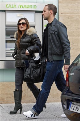 Gonzalo Miró Y Amaia Montero Por La Calle