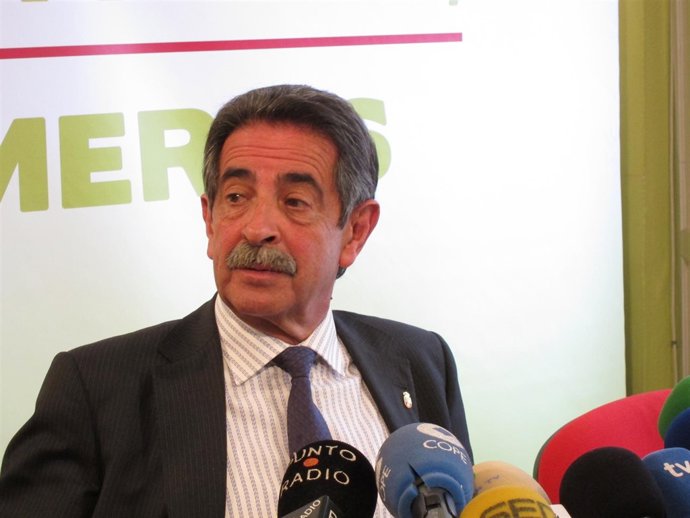 Miguel Ángel Revilla, presidente cántabro y secretario general del PRC