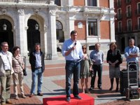 Puente defiende que su campaña "ha sido limpia" y "llena de propuestas" frente a la "crítica constante" del PP