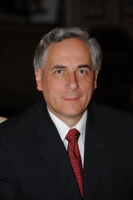 Dieter Kiefer, Presidente De Portland Y Oficemen