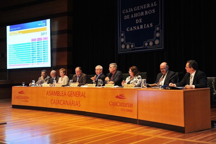 ECONOMÍA Y FINANZAS (IMPORTANTE): LA ASAMBLEA DE CAJACANARIAS RATIFICA EL NUEVO 