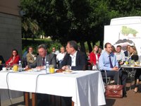 Santos pide el voto para "continuar con nuestro proyecto" y para que "el alcalde de Logroño no sea Pedro Sanz"