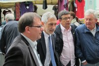 Llamazares pide a los ciudadanos que elijan "el voto rebelde y fiable" frente "al placebo y el de resignación"