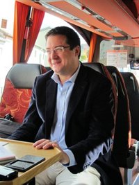 López promete incentivos para los trabajadores de la Administración que vivan en el medio rural