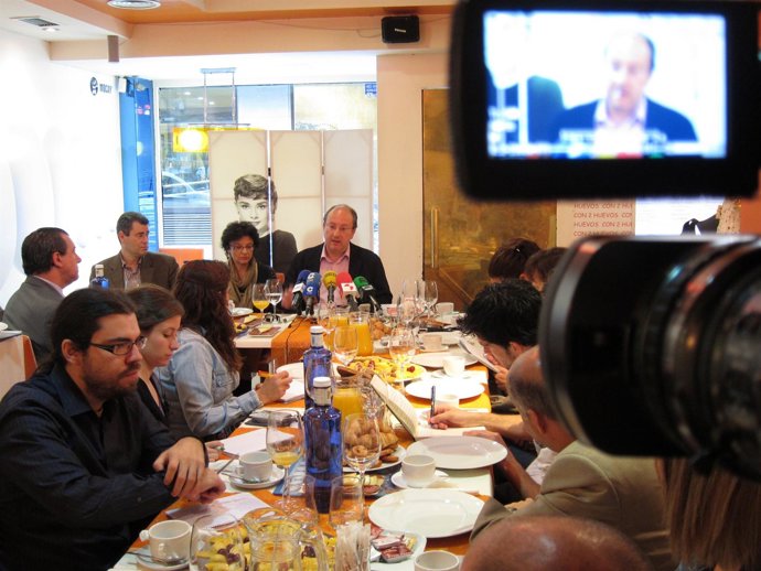Cabero En El Desayuno De Trabajo