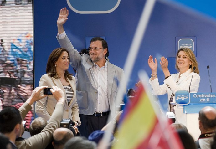MARIANO RAJOY CON MARIA DOLORES DE COSPEDAL Y ROSA ROMERO EN CIUDAD REAL