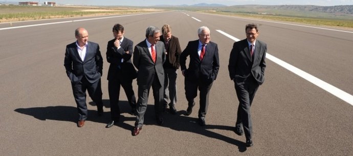 José Ángel Biel Visita El Aeropuerto De Teruel