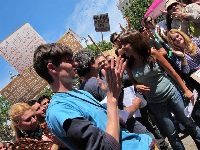 Después De Una Rueda De Prensa De Los Acampados En Valencia