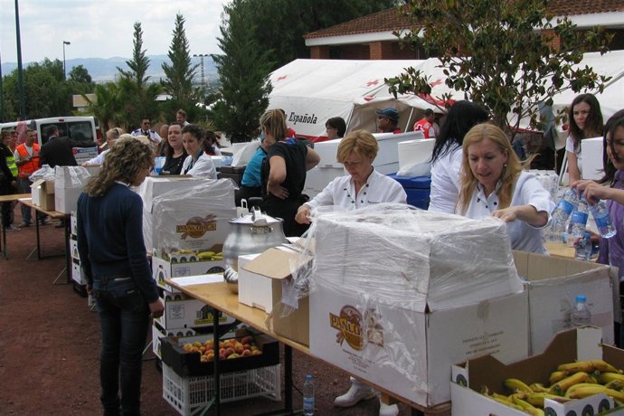 Serunión Reparte 600 Menús Entre Los Damnificados Del Terremoto De Lorca