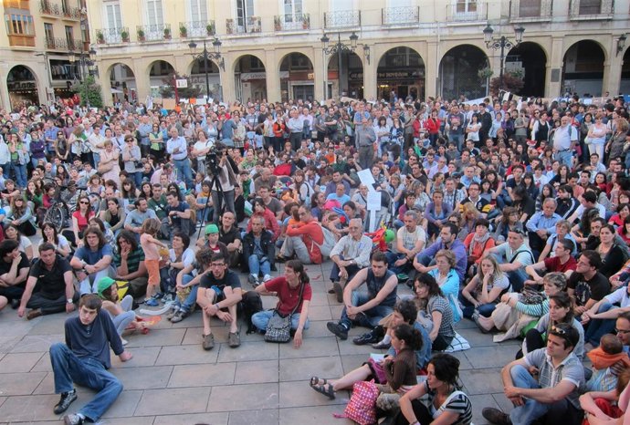 Indignados En La Plaza Del Mercado De Logroño