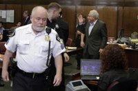 Strauss-Kahn sale de prisión tras el pago de la fianza