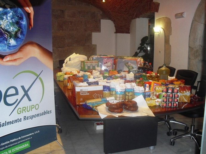 Alimentos No Perecederos Para Lorca Donados Por GPEX