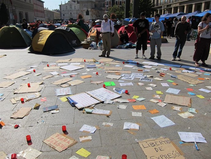 Carteles De Los Acampados De Zaragoza Este Sábado