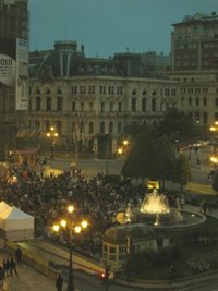 Más de 700 personas se reunieron esta noche en la plaza de la Escandalera de Oviedo