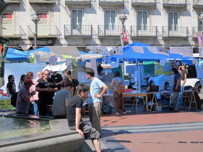 Acampados En Fuente Dorada Durante La Tarde Del Sábado
