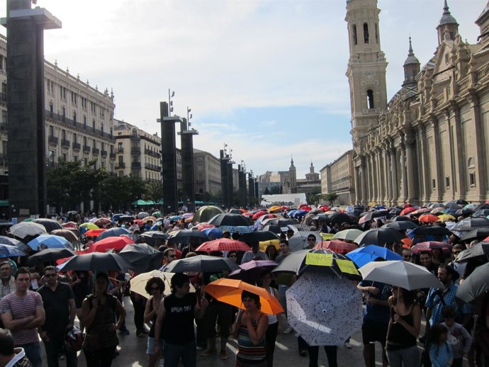 Paraguada En La Plaza Del Pilar De Zaragoza