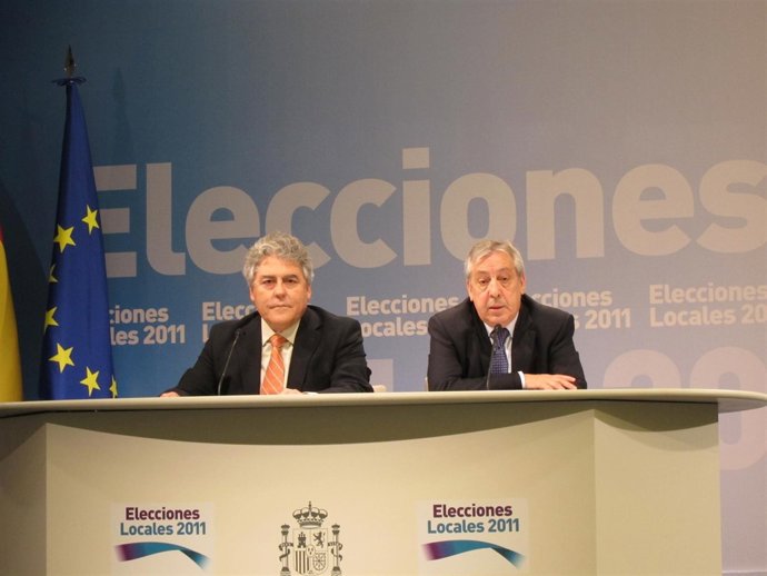 Féliz Monteira Y Justo Zambrana En El Centro De Datos De Las Elecciones Locales