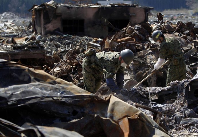 Tareas De Reconstrucción En Japón