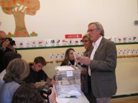 Trias llama a los indignados a votar aunque sea en blanco
