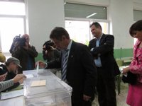 Revilla afirma que está "muy tranquilo" y mantiene que el PRC dará "la sorpresa" en estas elecciones