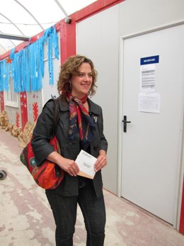 Elena Martín En Su Colegio Electoral