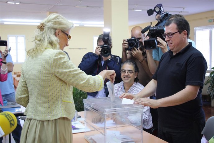 Fotos Votación Corina Porro