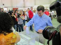 Feijóo llama a votar "sin miedo a la libertad" por el futuro de los municipios gallegos "y también de España"