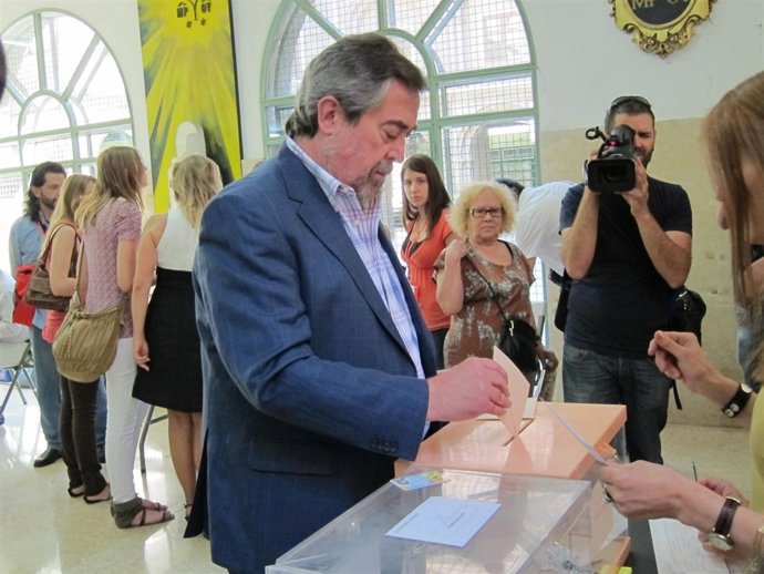 Belloch (PSOE) Vota El 22 De Mayo