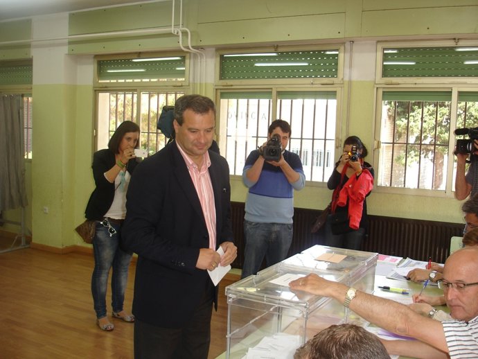 Pulido Votando