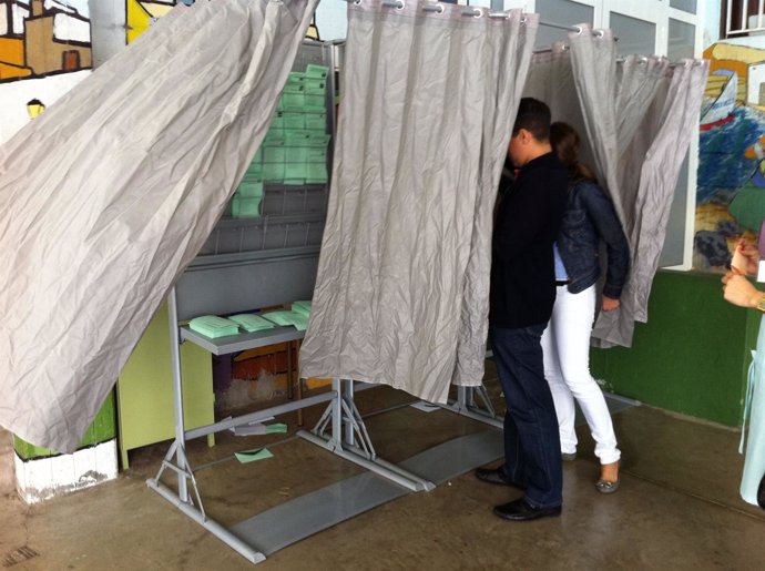 Poca Intimidad De Voto En Algunos Colegios Electorales De Canarias Este 22-M