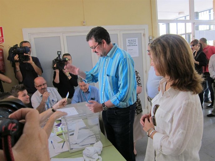 Esteban Ejerciendo Su Derecho Al Voto