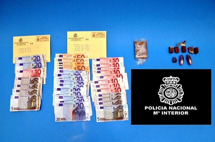Material Intervenido A Los Detenidos En Ourense Por Tráfico De Drogas.