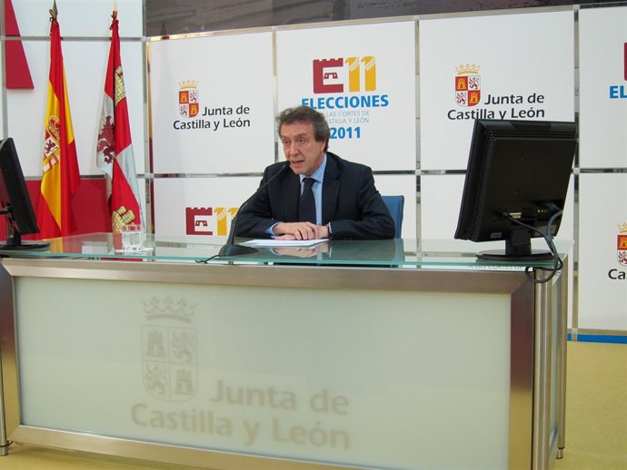 José Antonio De Santiago-Juárez Durante La Comparecencia De Las 18.30 Horas