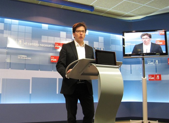 El Candidato Del PSN A La Alcaldía De Pamplona, Juan Moscoso Del Prado.