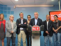 Vázquez achaca el resultado a que el PSOE "pagó íntegra e injustamente" la crisis y rechaza buscar "culpables"