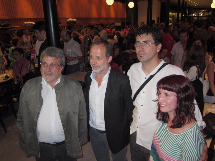 De Izquierda A Derecha, González, Saravia, Alberto Bustos Y María Sánchez