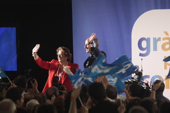 Barberá Con Camps Celebra El Triunfo Del PP